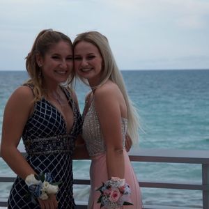 Meet your Posher, Joelle